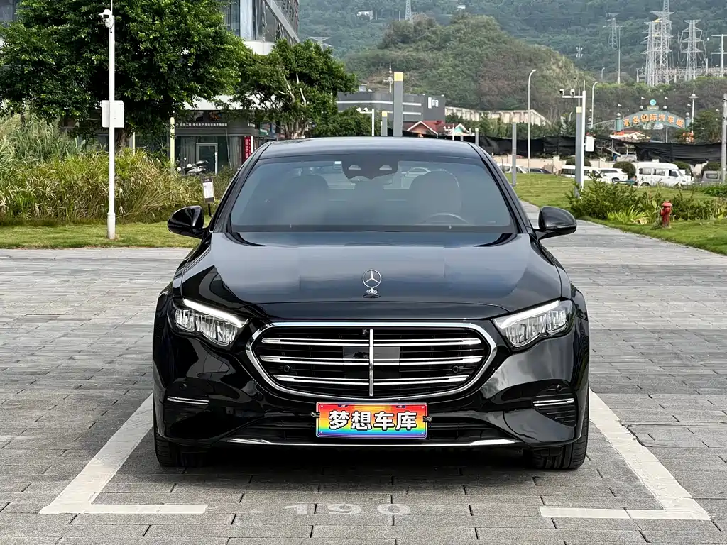 Mercedes-Benz E-Class — миниатюра 2