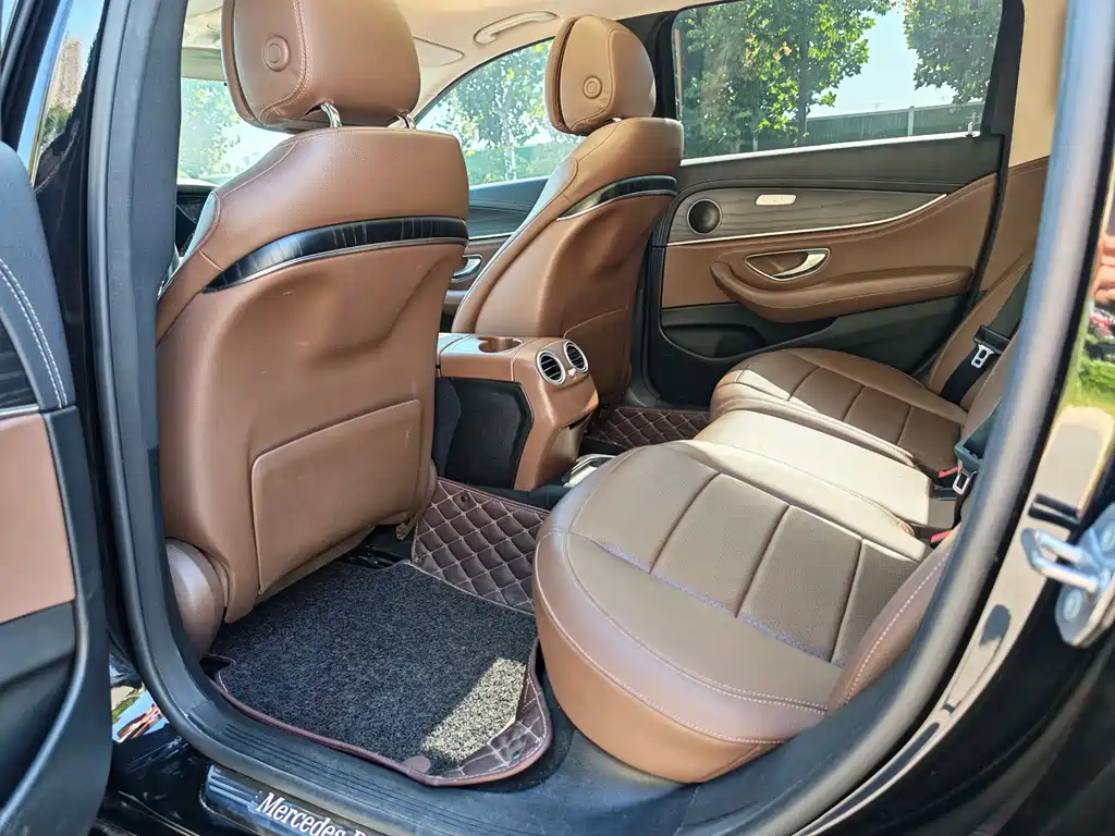 Mercedes-Benz E-Class — миниатюра 6