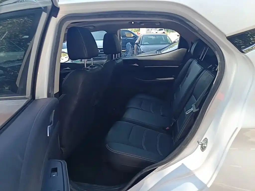BYD Yuan EV — миниатюра 17