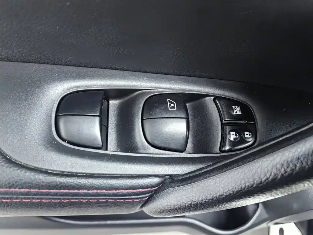 Nissan Qashqai — миниатюра 9