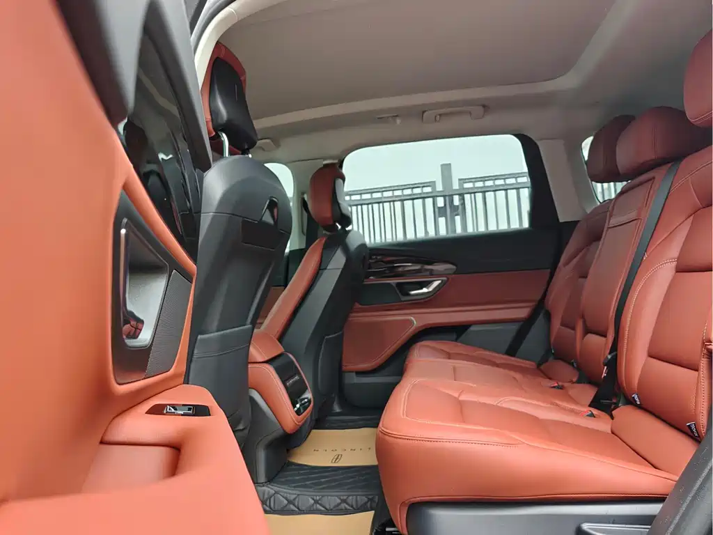 Lincoln Nautilus 2025 2.0T