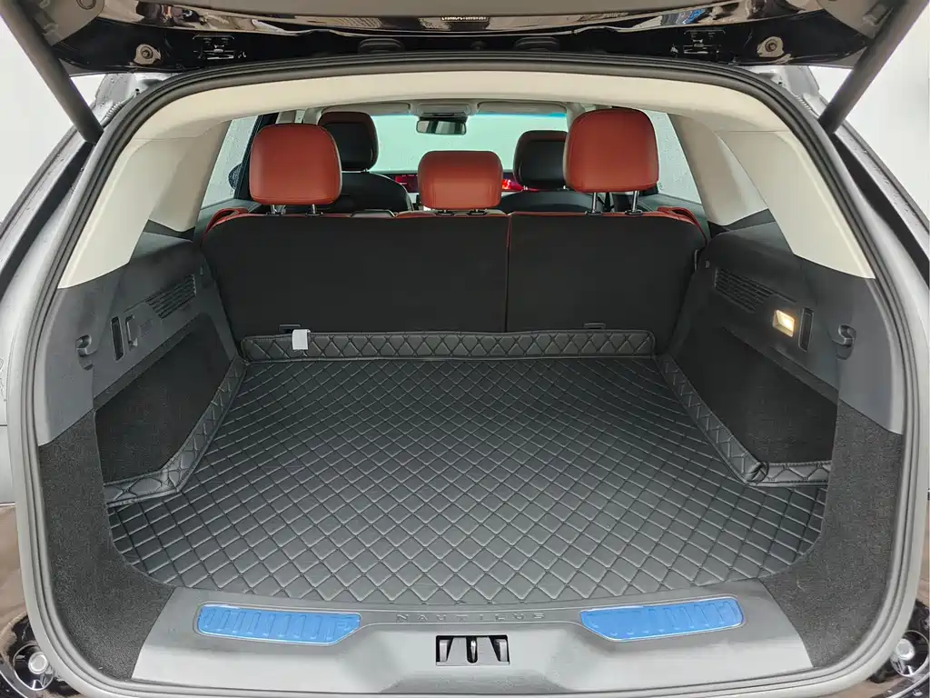 Lincoln Nautilus 2025 2.0T