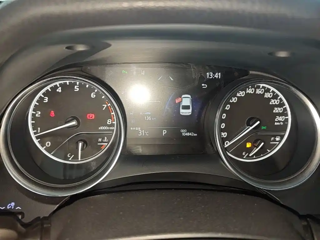 Toyota Camry — миниатюра 12