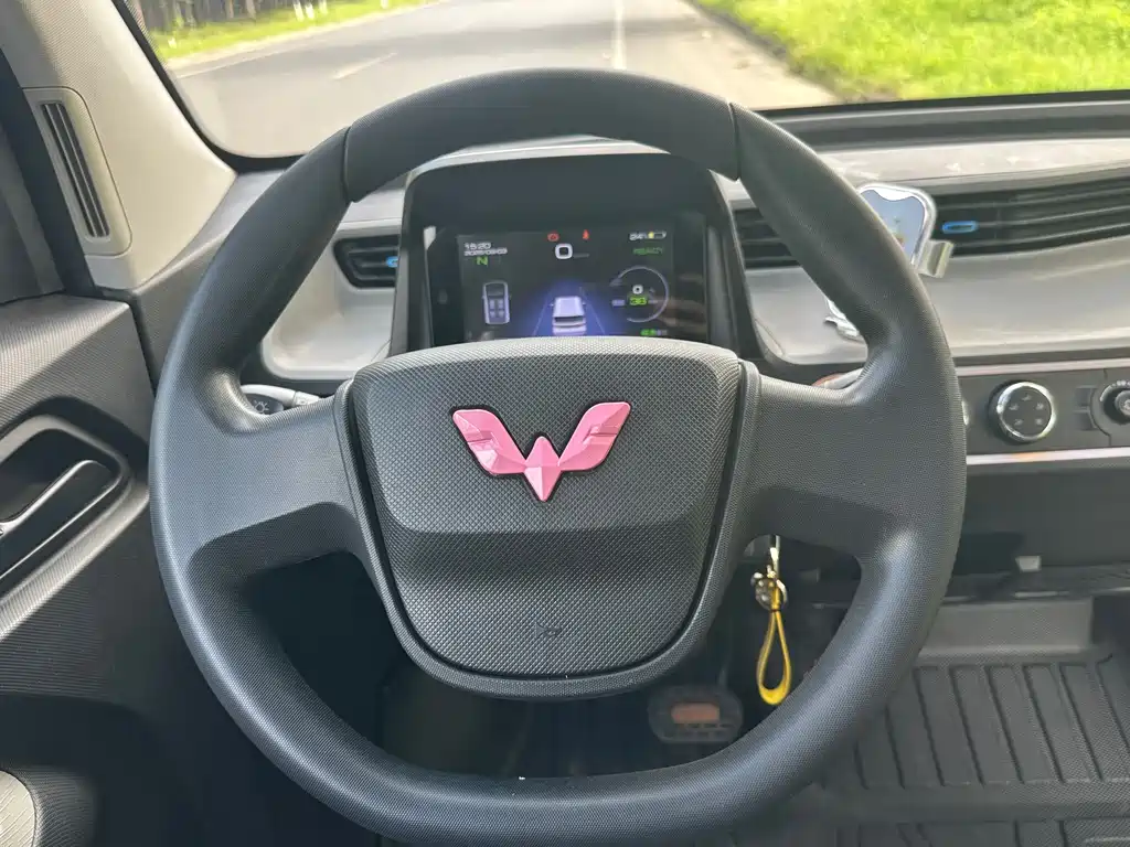 Wuling MINIEV — миниатюра 18