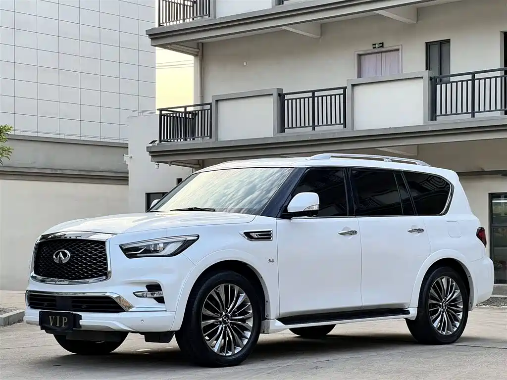 Infiniti QX80 2020