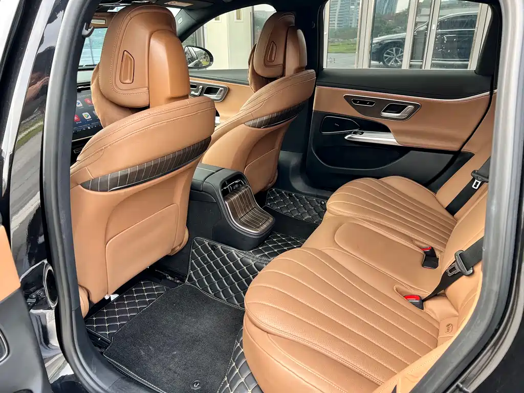 Mercedes-Benz E-Class — миниатюра 10