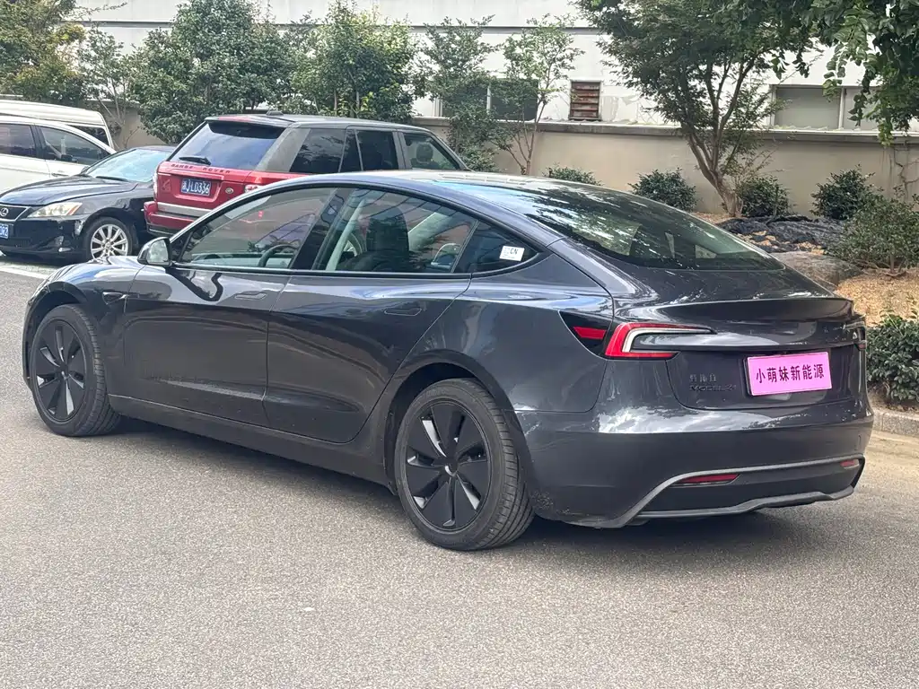 Tesla Model 3 — миниатюра 22