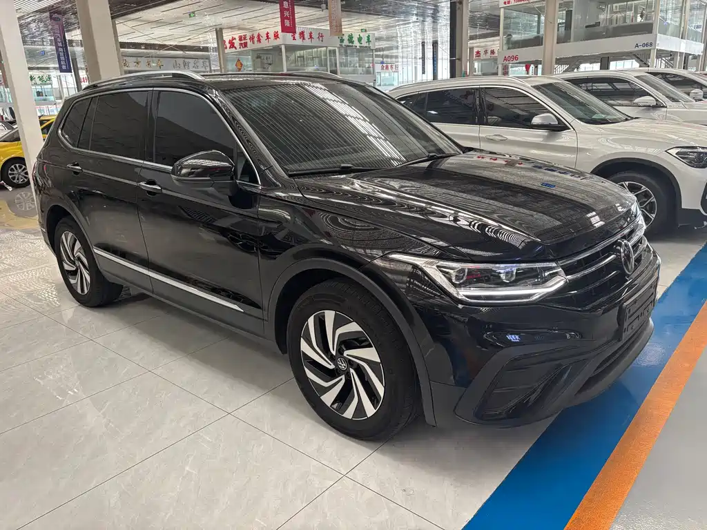 Volkswagen Tiguan L — миниатюра 3