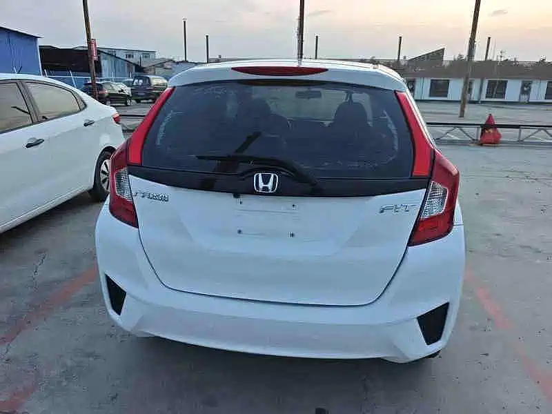 Honda Fit — миниатюра 8