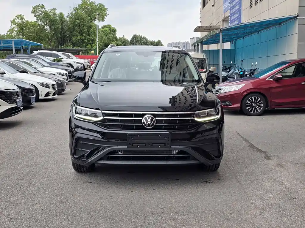 Volkswagen Tiguan L — миниатюра 4
