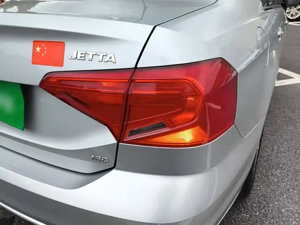 Volkswagen Jetta — миниатюра 8