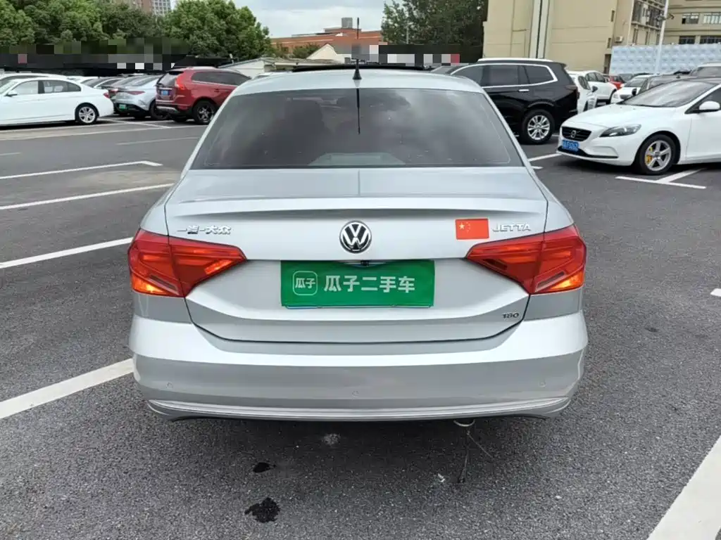 Volkswagen Jetta — миниатюра 6