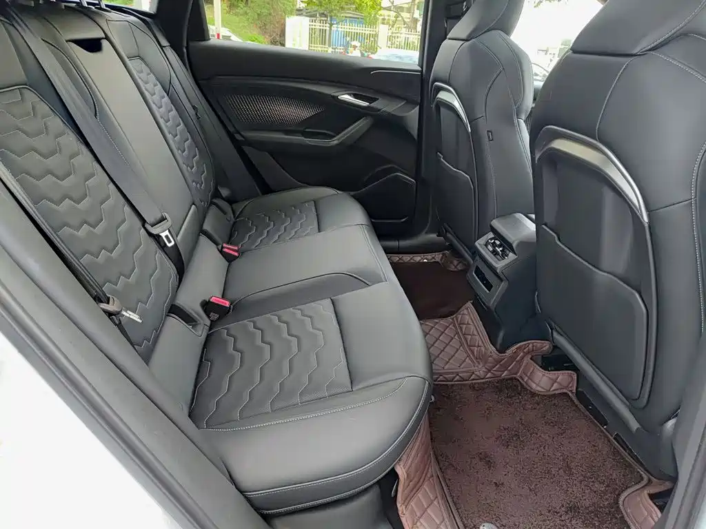 Audi AudiQ6L e-tron — миниатюра 11