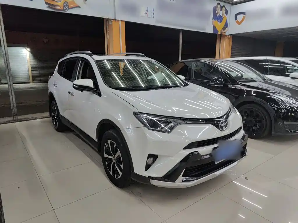 Toyota RAV4 — миниатюра 4