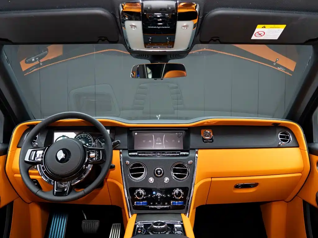 Rolls-Royce Cullinan — миниатюра 21