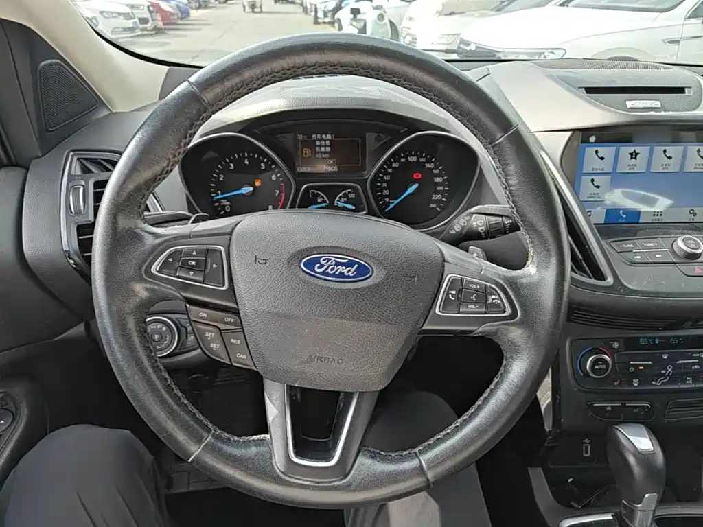 Ford Kuga — миниатюра 11