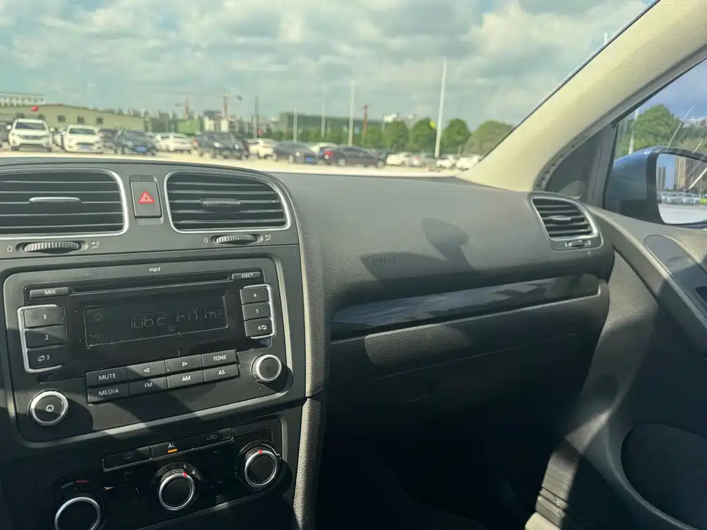 Volkswagen Golf — миниатюра 14