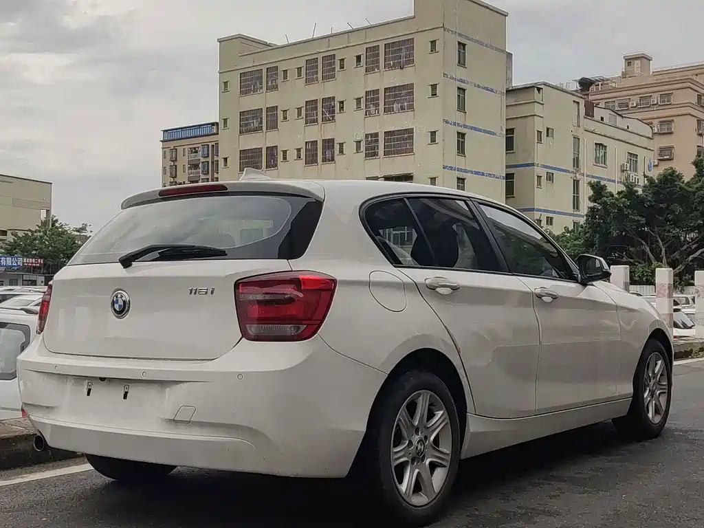 BMW 1 Series (Import) — миниатюра 5