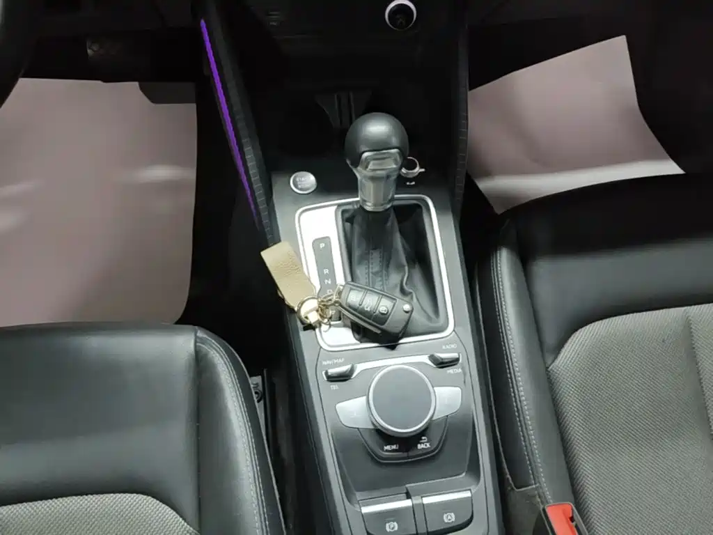 Audi Q2L e-tron — миниатюра 14