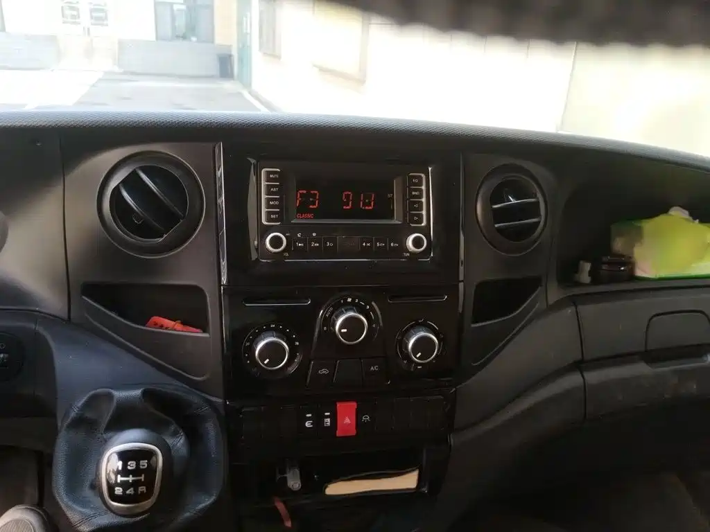 IVECO Ousheng — миниатюра 6