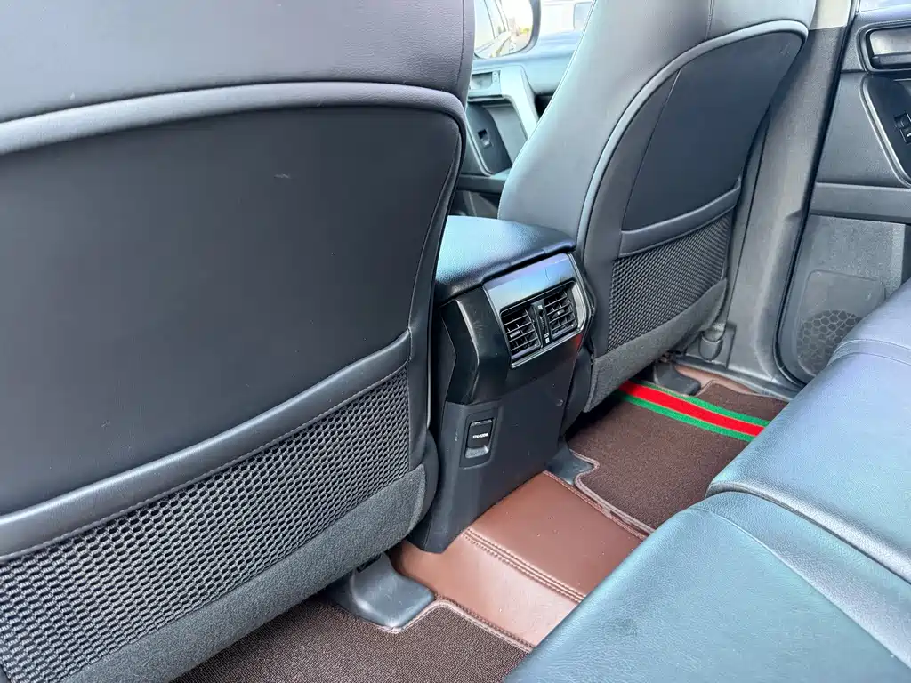 Toyota Prado — миниатюра 14