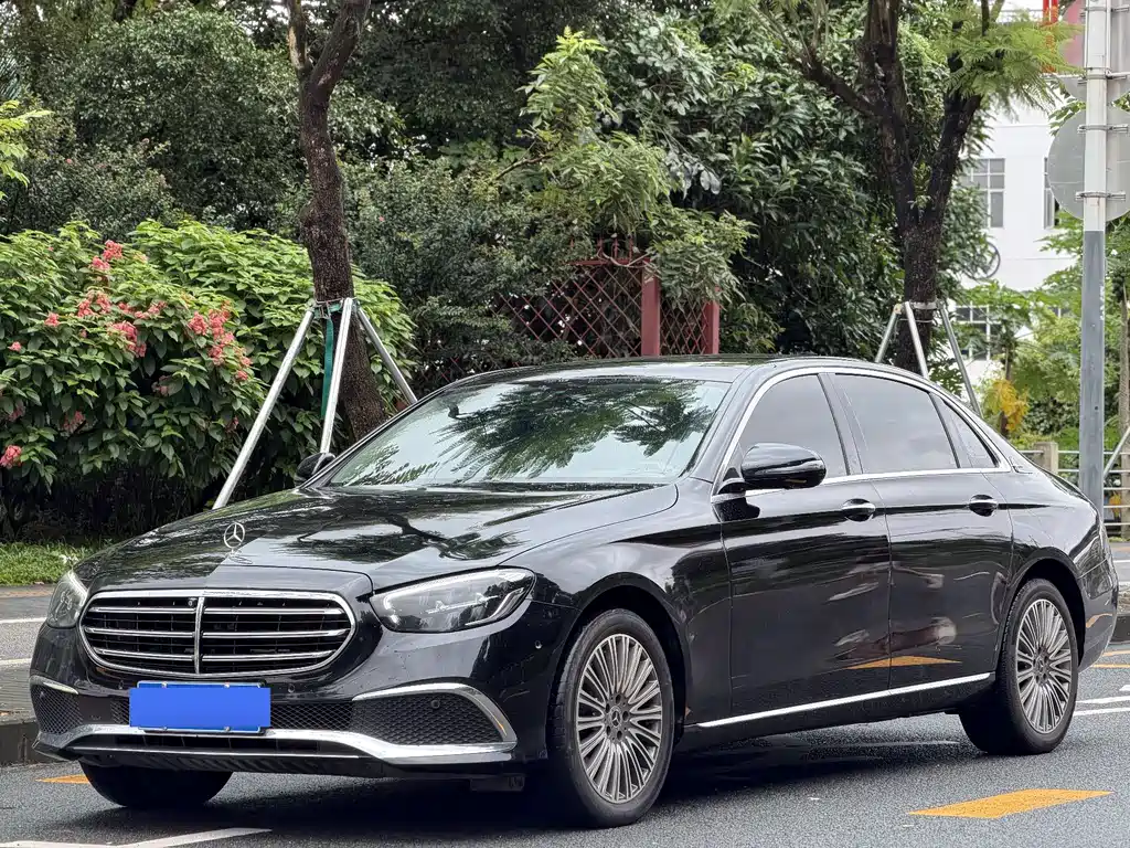 Mercedes-Benz E-Class — миниатюра 2