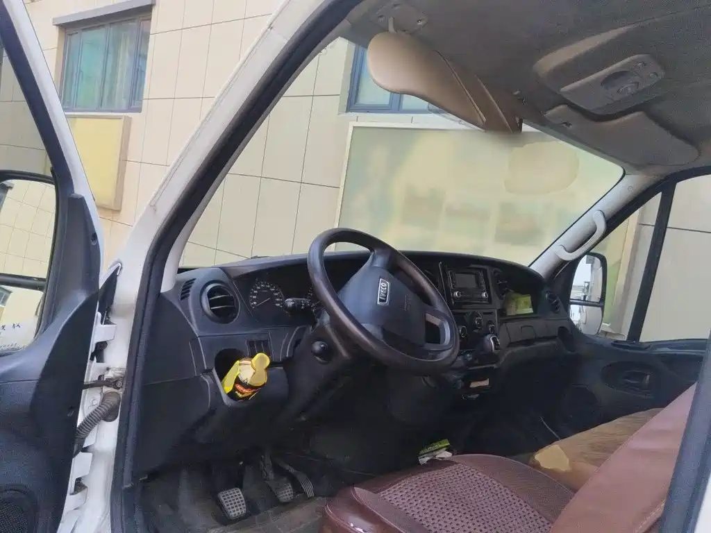 IVECO Ousheng — миниатюра 13