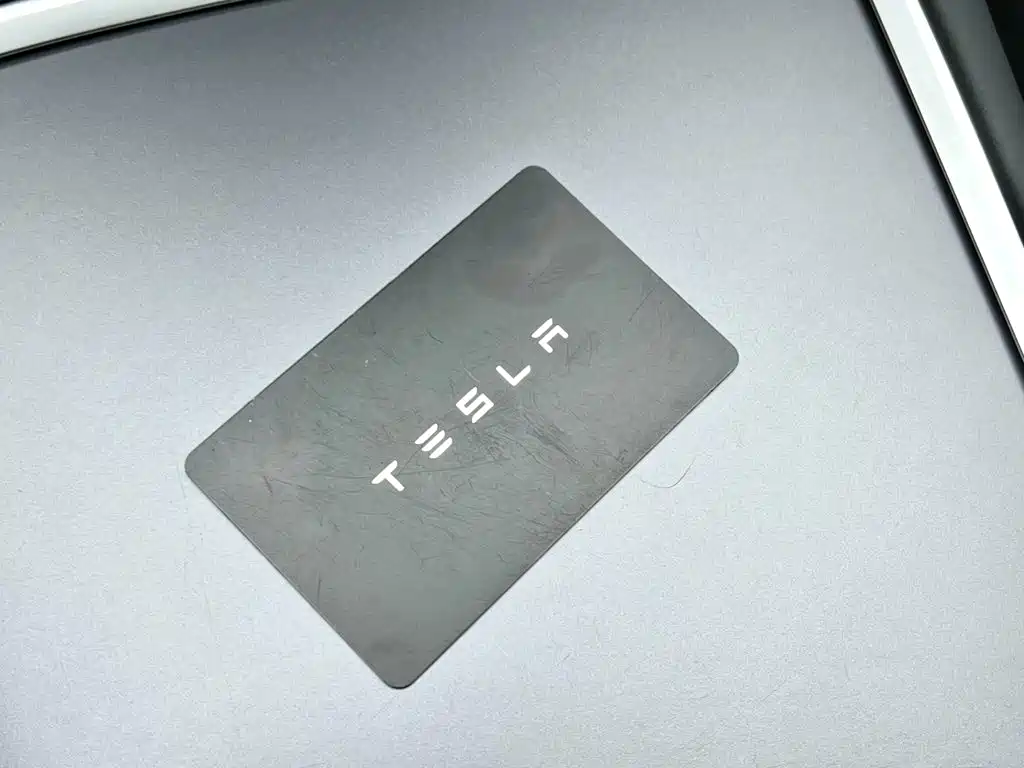 Tesla Model 3 — миниатюра 11