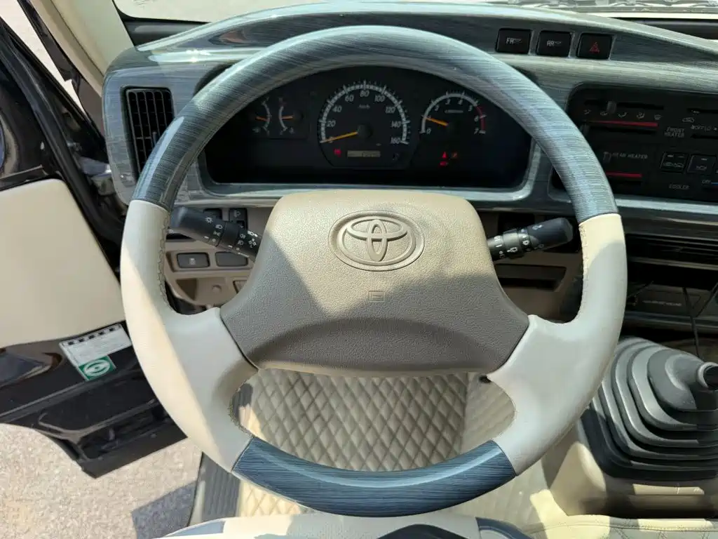 Toyota Coaster — миниатюра 13