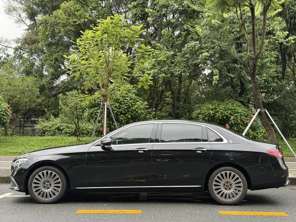 Mercedes-Benz E-Class — миниатюра 3