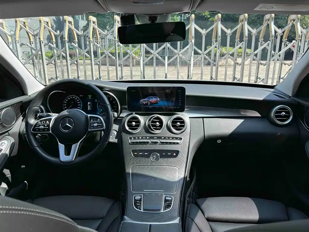 Mercedes-Benz C-Class (Import) — миниатюра 11