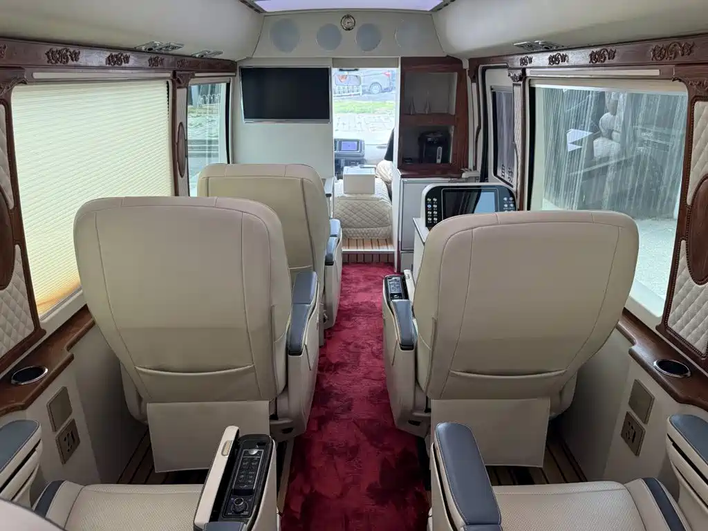 Toyota Coaster — миниатюра 33