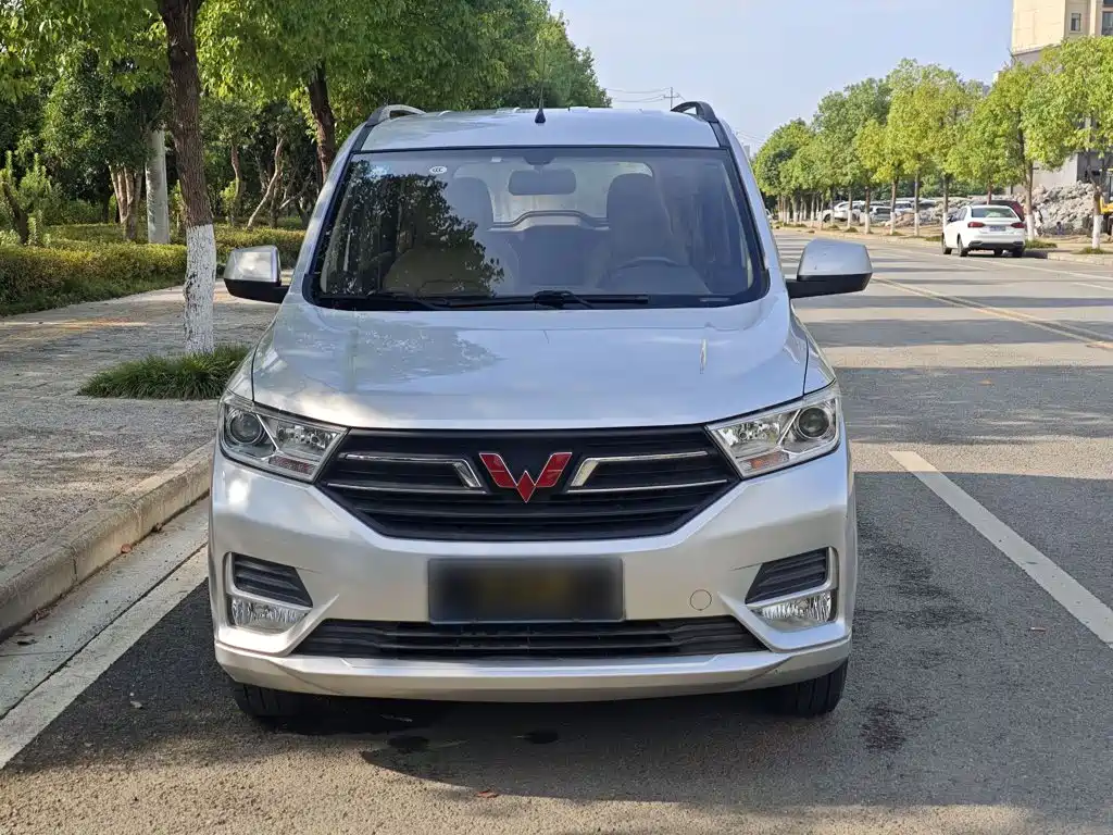 Wuling Hongguang — миниатюра 3