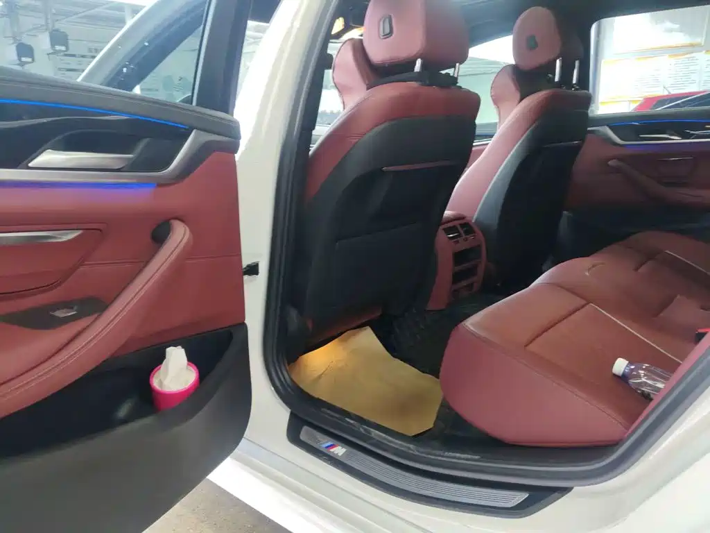 BMW 5 Series — миниатюра 10