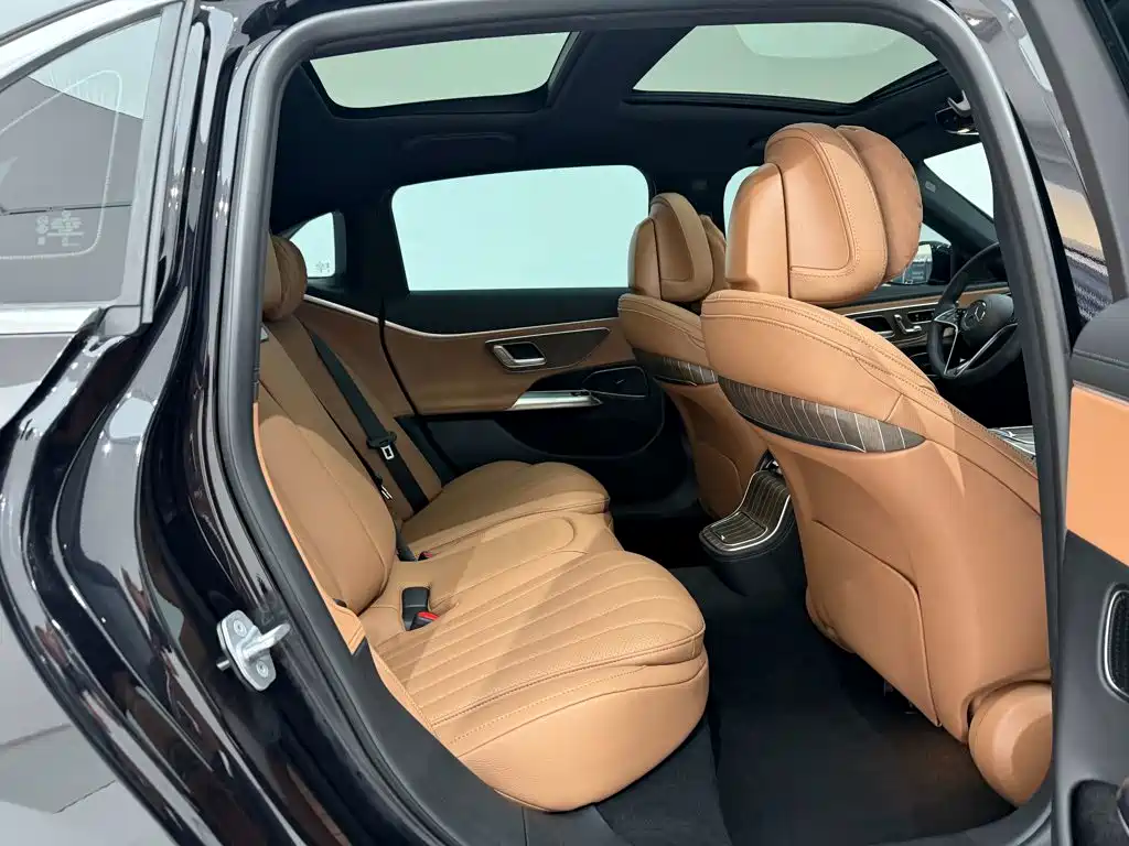Mercedes-Benz E-Class — миниатюра 25