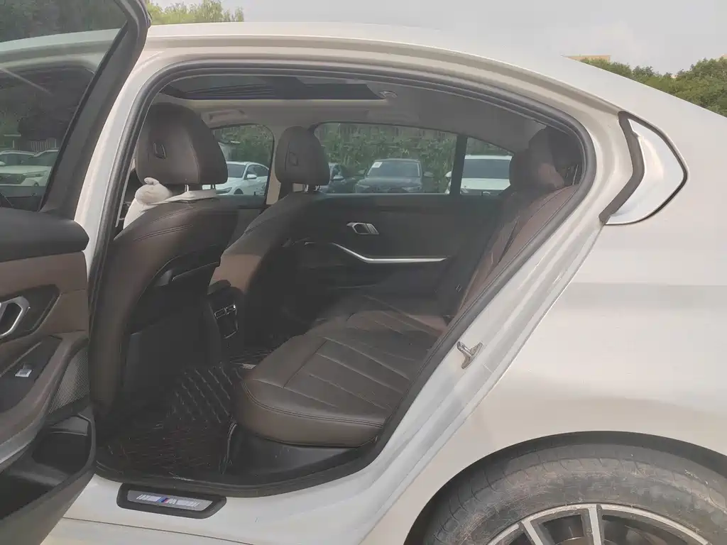 BMW 3 Series — миниатюра 8