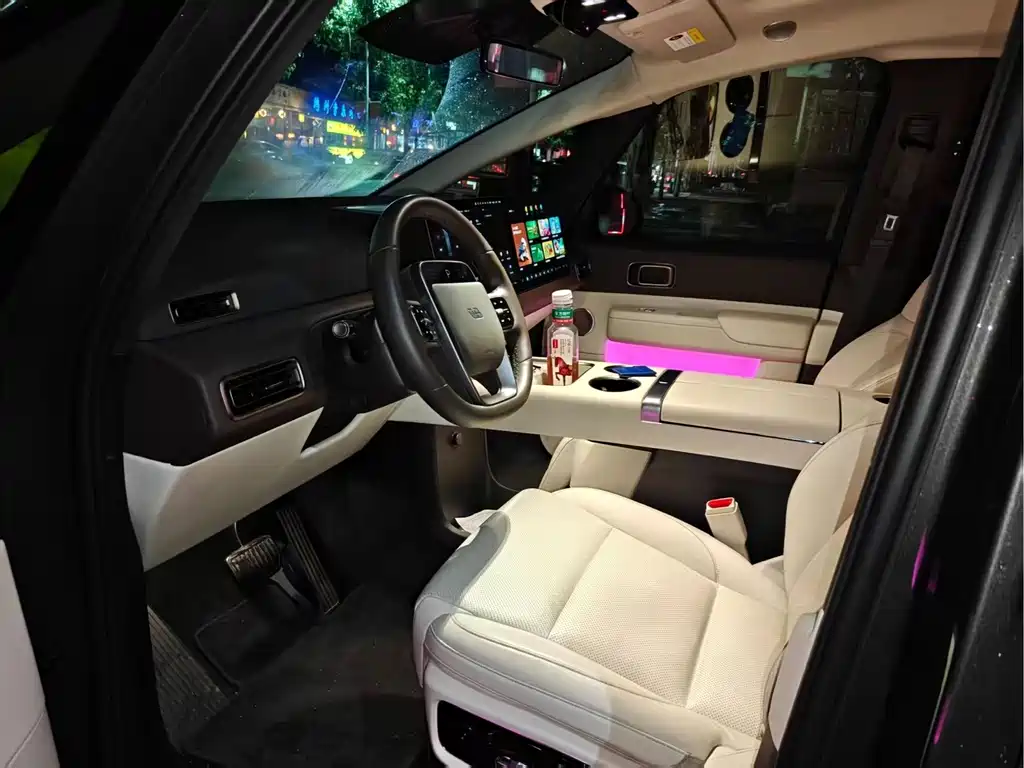 Li Auto Li MEGA — миниатюра 2
