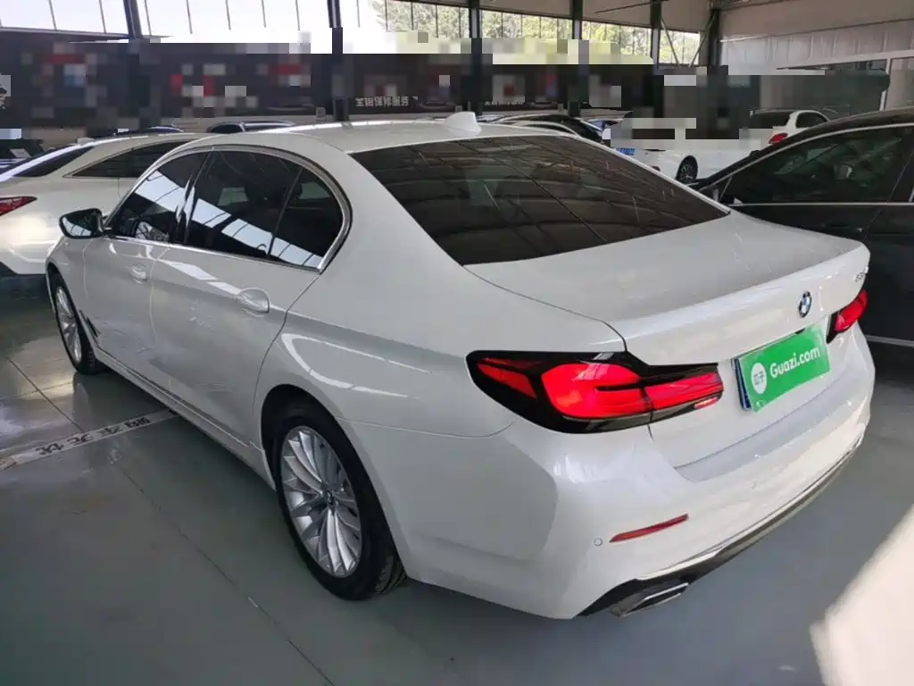 BMW 5 Series — миниатюра 5
