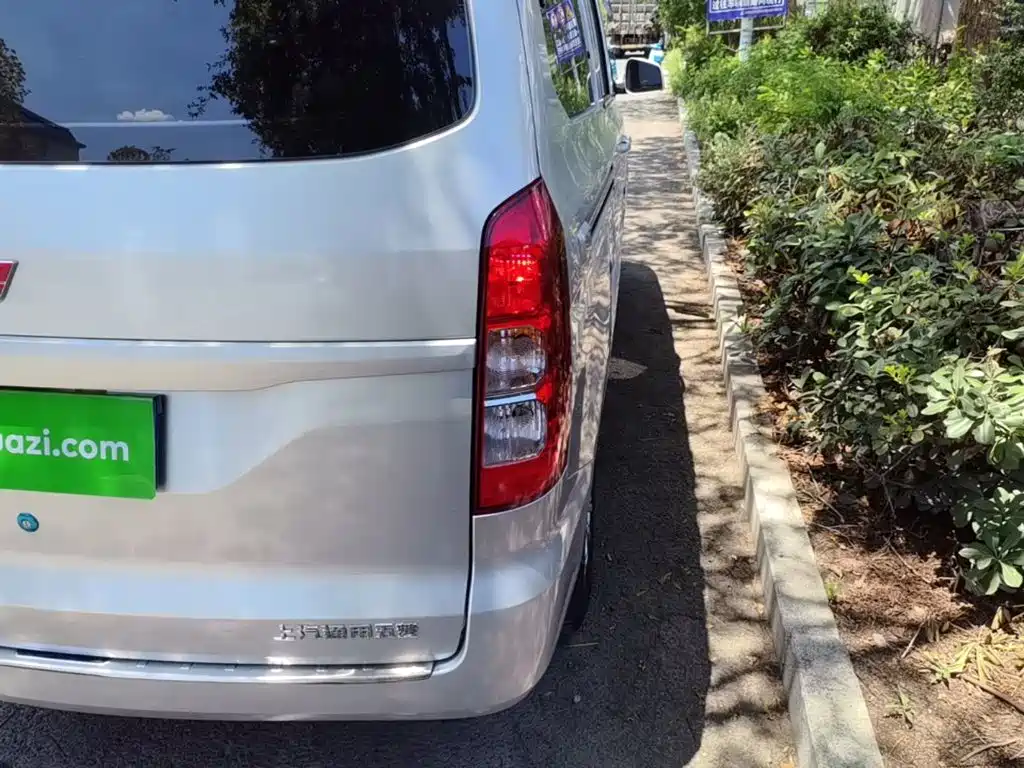 Wuling Hongguang V — миниатюра 8