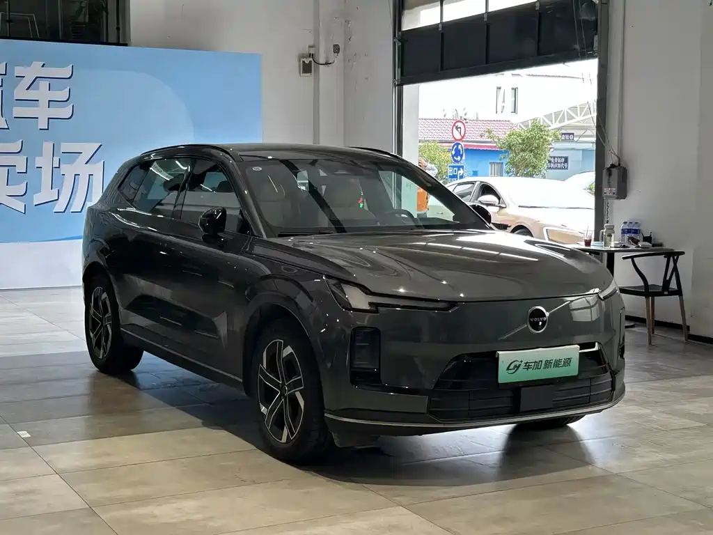 Volvo XC70 PHEV — миниатюра 3