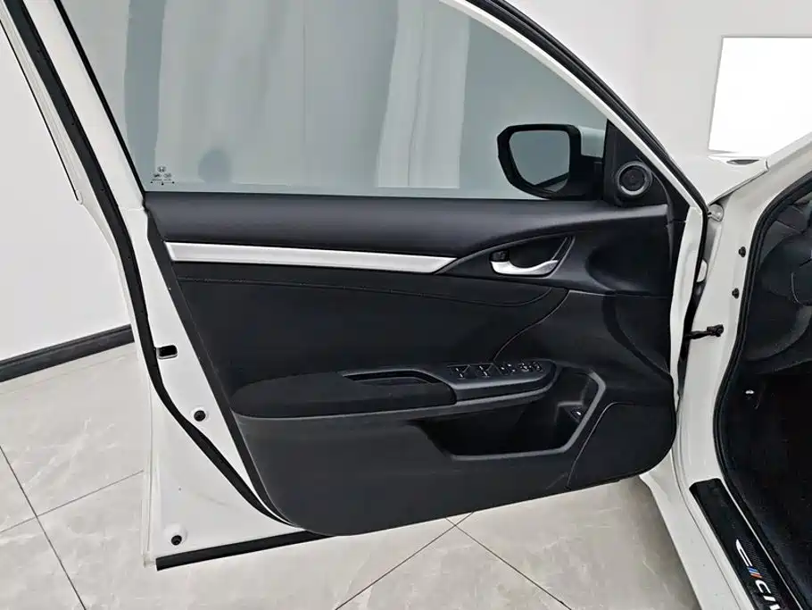 Honda Civic — миниатюра 7