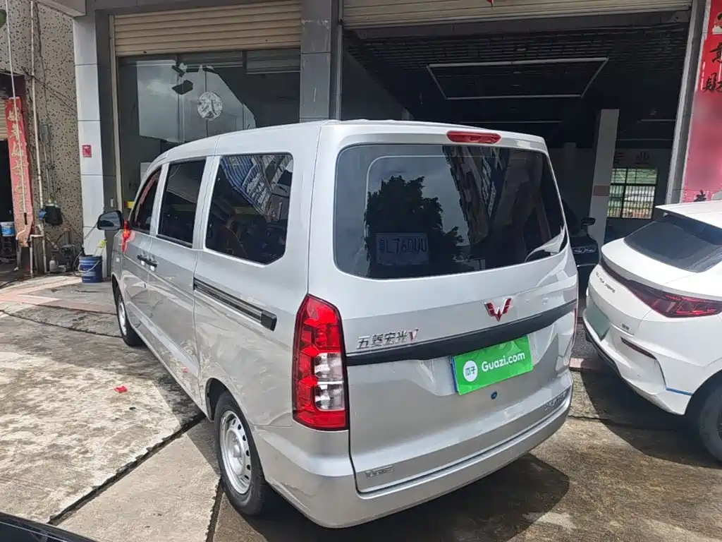 Wuling Hongguang V — миниатюра 5