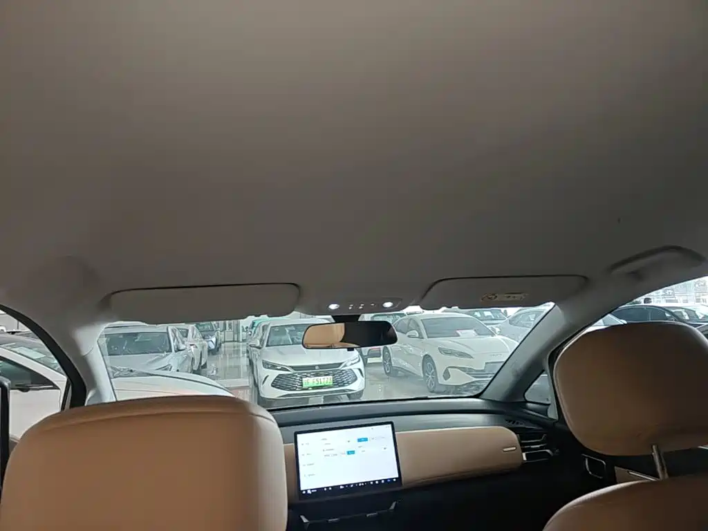 Wuling Xingguang 730 New Energy — миниатюра 18