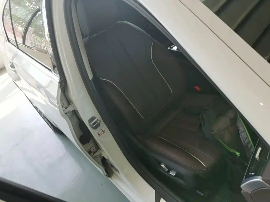 BMW 5 Series — миниатюра 25