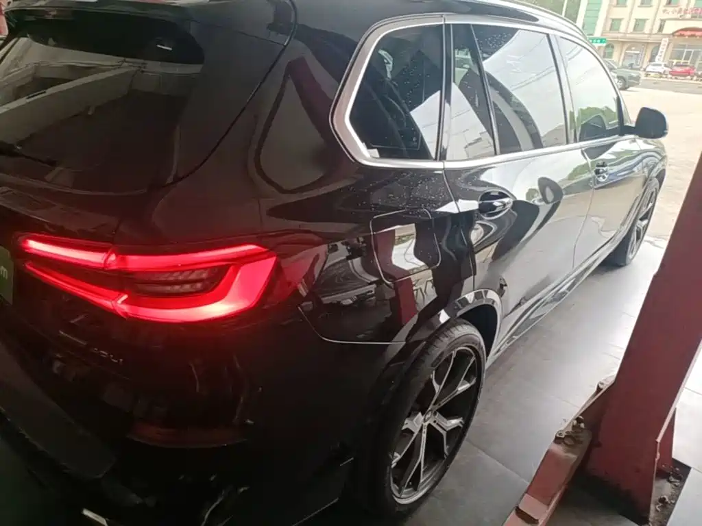 BMW X5 — миниатюра 7