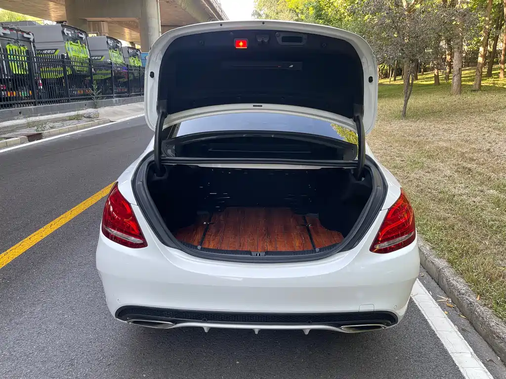 Mercedes-Benz C-Class — миниатюра 19
