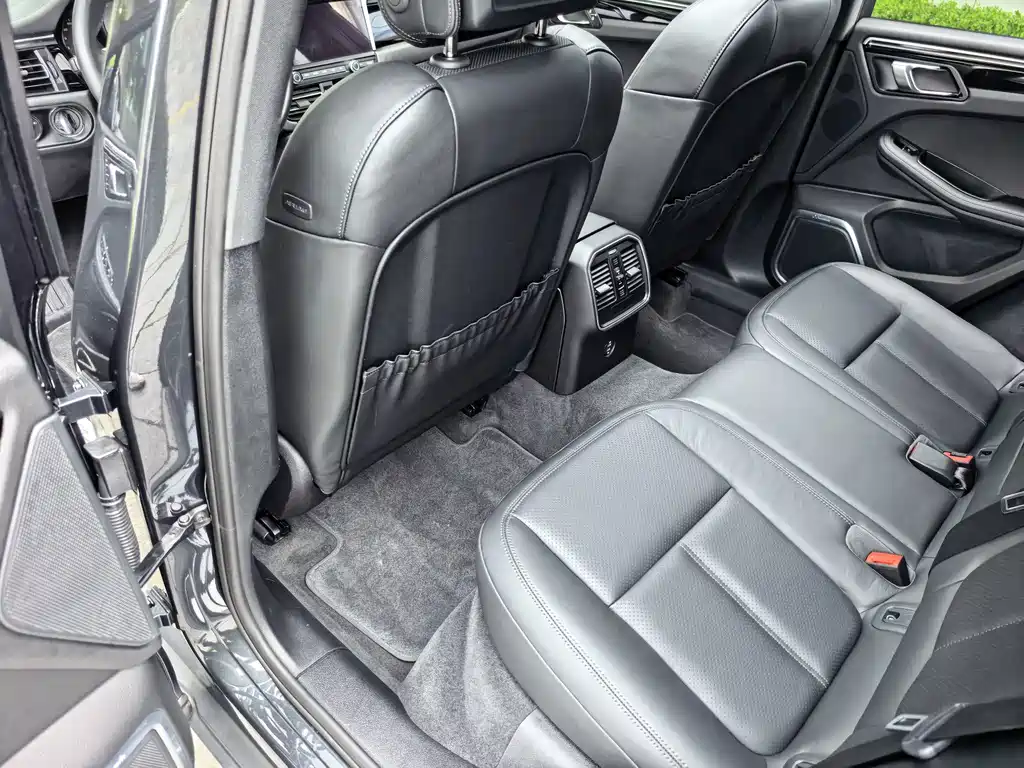 Porsche Macan — миниатюра 12