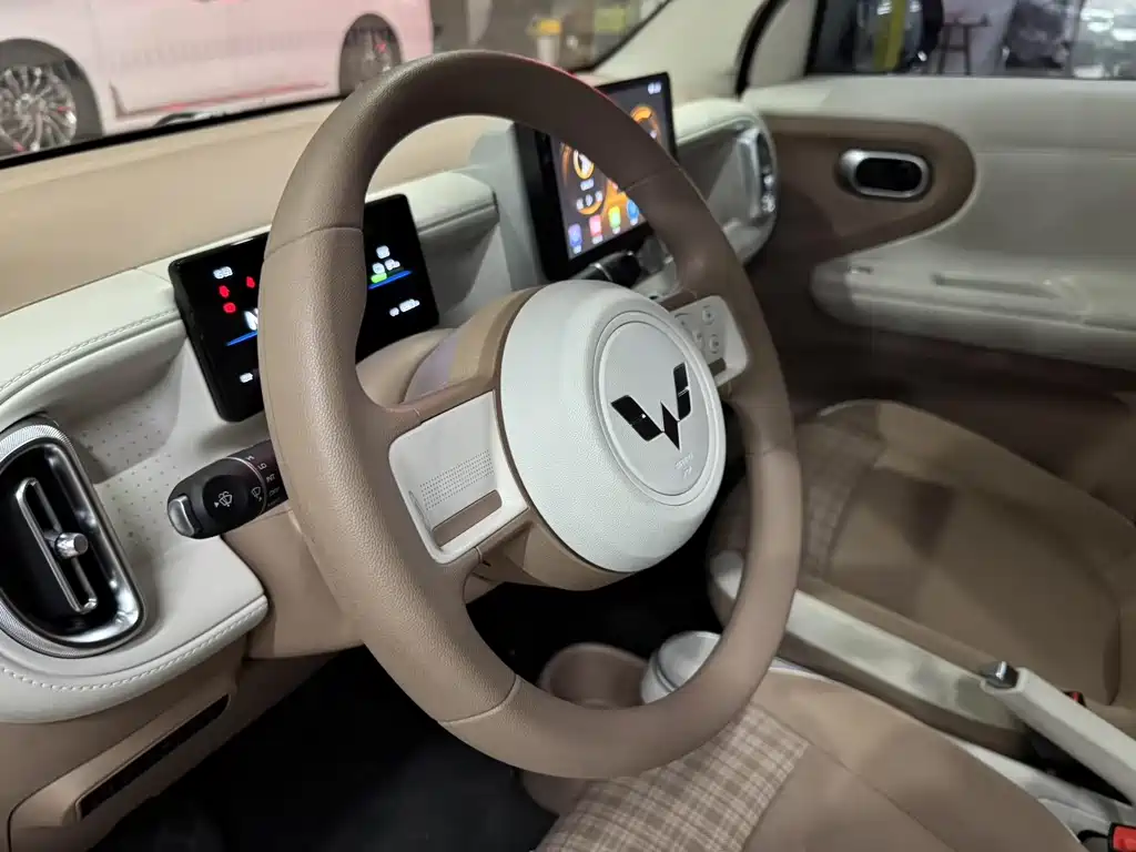 Wuling MINIEV — миниатюра 8