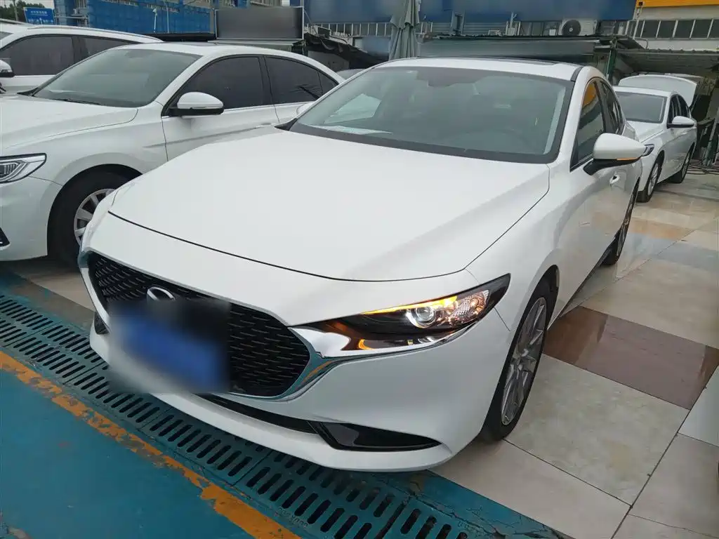 Mazda 3 Axela 2022