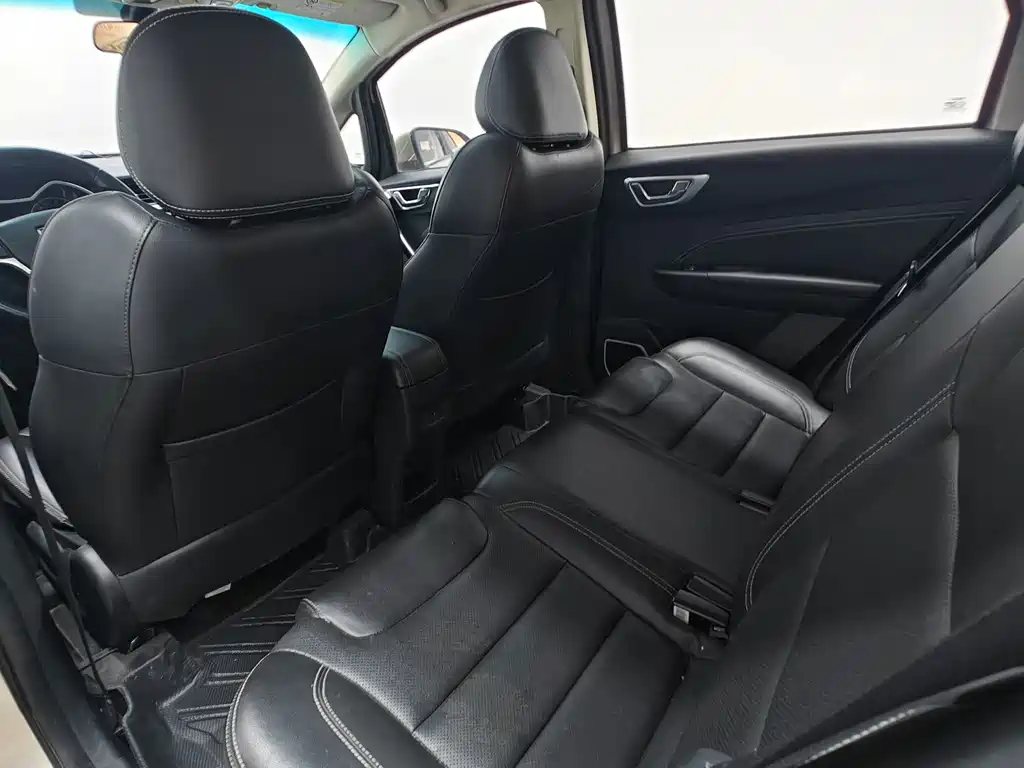 Geely Vision X3 — миниатюра 8